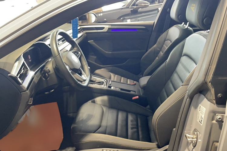 Used Volkswagen FAW-Volkswagen CC 2024 380TSI Striking Edition Interior 3