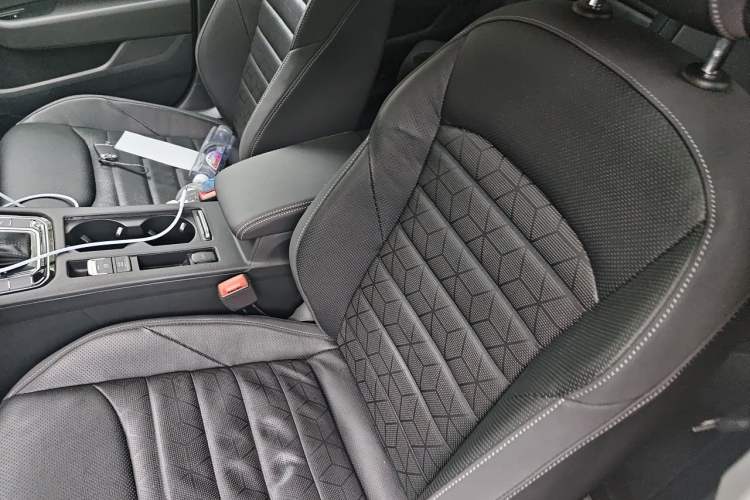 Used Volkswagen FAW-Volkswagen CC 2024 Estate Car 380TSI Hunter's Heart All-Encompassing Edition Left Front Seat