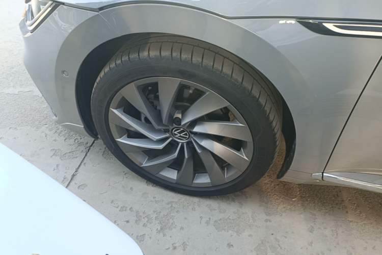 Used Volkswagen FAW-Volkswagen CC 2024 380TSI Striking All-Encompassing Edition Left Front Wheel Hub