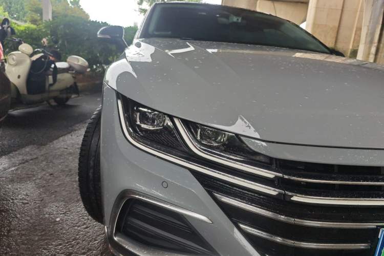 Used Volkswagen FAW-Volkswagen CC 2024 Estate Car 380TSI Hunter's Heart All-Encompassing Edition Right Front Headlight