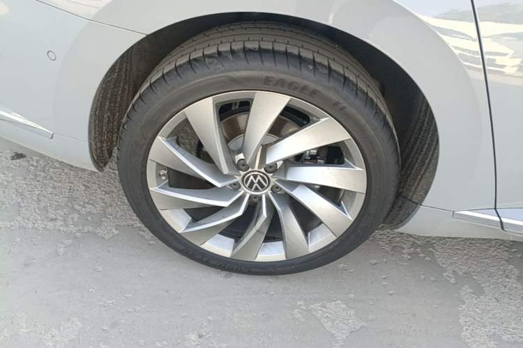 Used Volkswagen FAW-Volkswagen CC 2024 380TSI Striking All-Encompassing Edition Right Rear Wheel Hub