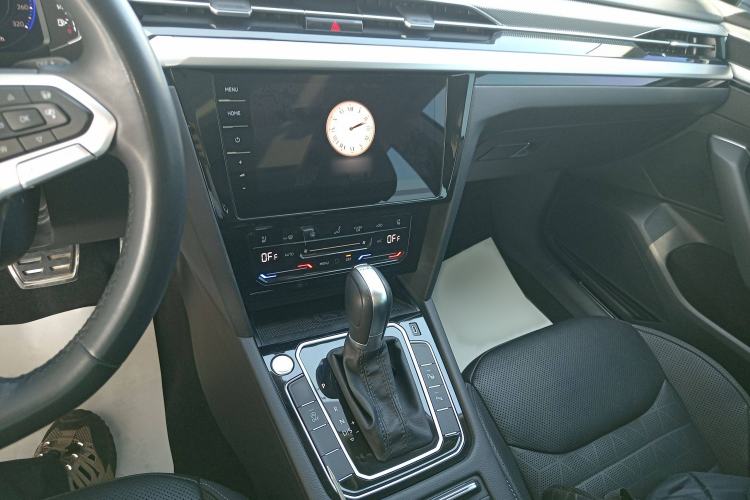 Used Volkswagen FAW-Volkswagen CC 2024 Estate Car 380TSI Hunter's Heart Edition Audio And AC Panel