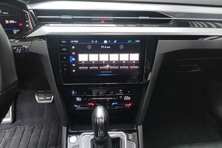 Used Volkswagen FAW-Volkswagen CC 2024 380TSI Striking Edition Audio And AC Panel