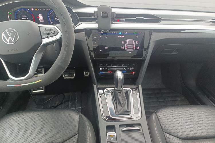 Used Volkswagen FAW-Volkswagen CC 2024 Estate Car 380TSI Hunter's Heart Edition Audio And AC Panel