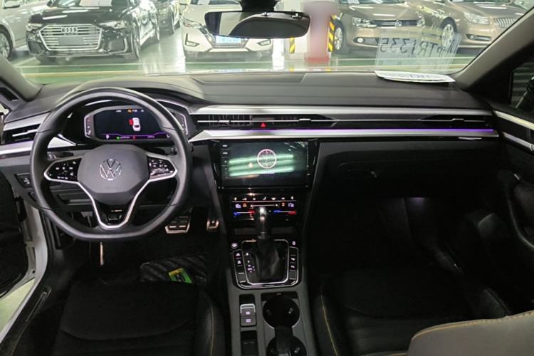Used Volkswagen FAW-Volkswagen CC 2024 380TSI Striking Edition Center Console