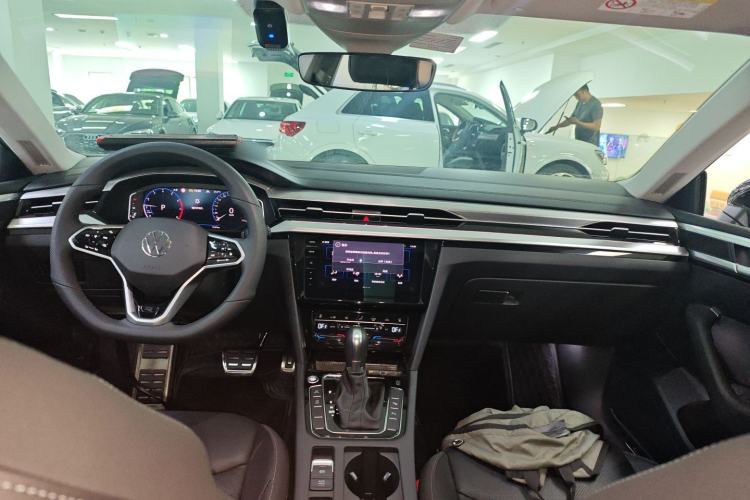 Used Volkswagen FAW-Volkswagen CC 2024 380TSI Striking All-Encompassing Edition Center Console
