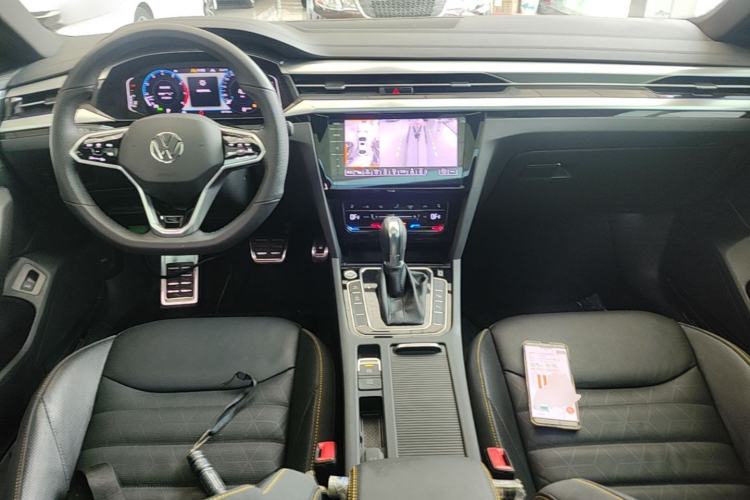 Used Volkswagen FAW-Volkswagen CC 2024 380TSI Striking Edition Center Console