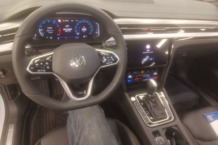 Used Volkswagen FAW-Volkswagen CC 2024 380TSI Striking All-Encompassing Edition Center Console