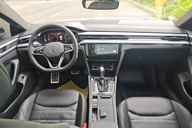 Used Volkswagen FAW-Volkswagen CC 2024 380TSI Striking All-Encompassing Edition Center Console