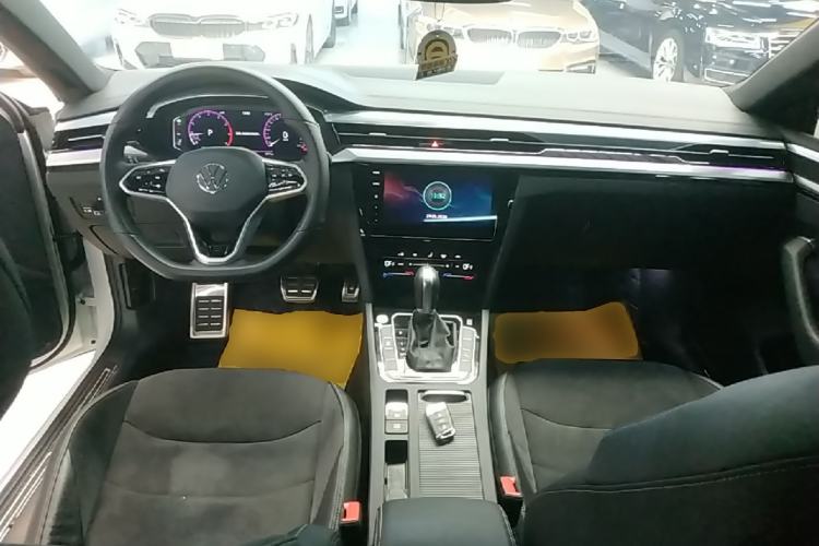 Used Volkswagen FAW-Volkswagen CC 2024 330TSI Spectacular All-inclusive Model Center Console
