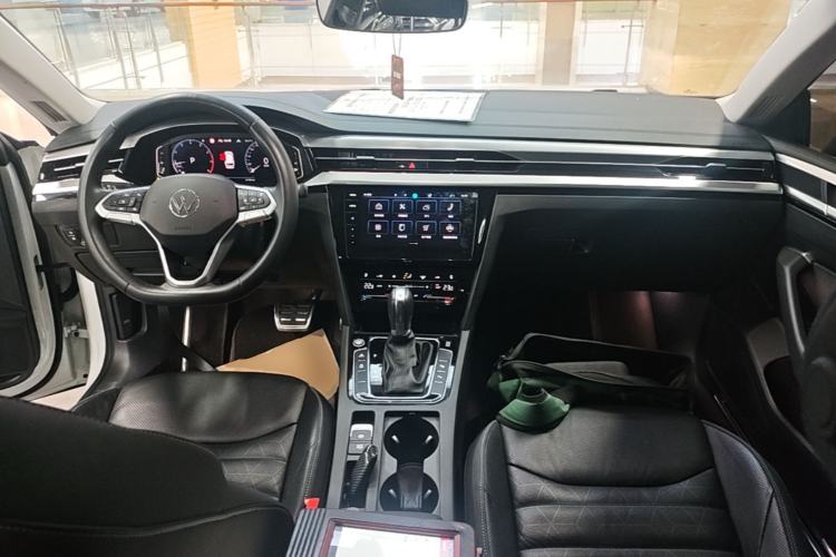 Used Volkswagen FAW-Volkswagen CC 2024 Estate Car 380TSI Hunter's Heart Edition Center Console