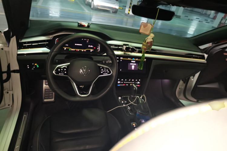 Used Volkswagen FAW-Volkswagen CC 2024 380TSI Striking All-Encompassing Edition Center Console