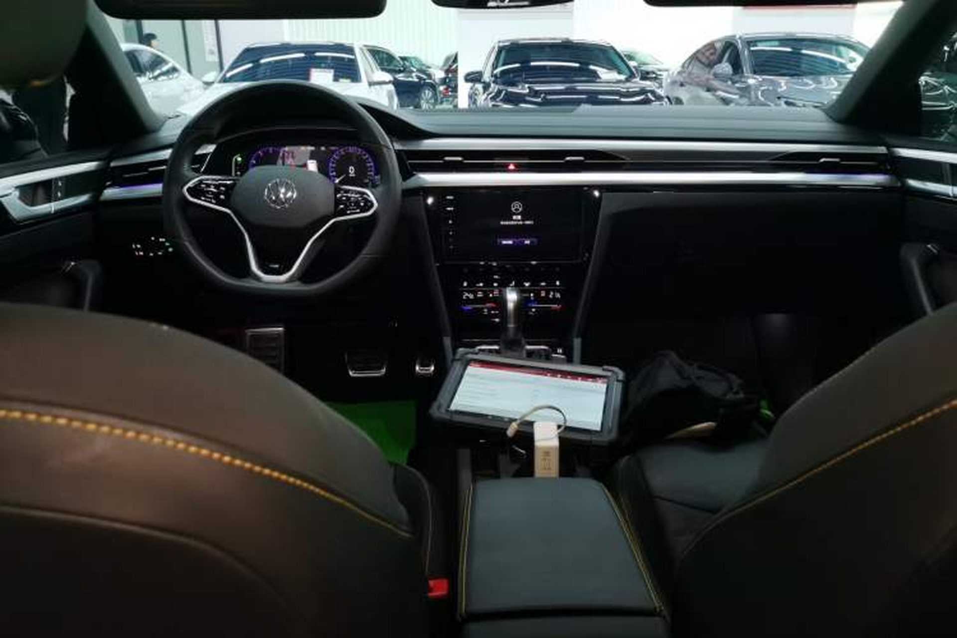 Used Volkswagen FAW-Volkswagen CC 2024 380TSI Striking All-Encompassing Edition Center Console