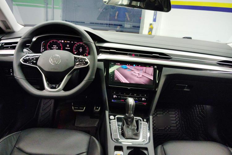 Used Volkswagen FAW-Volkswagen CC 2024 380TSI Striking All-Encompassing Edition Center Console