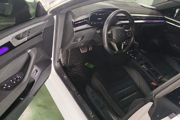 Used Volkswagen FAW-Volkswagen CC 2024 380TSI Striking Edition Driver Seat