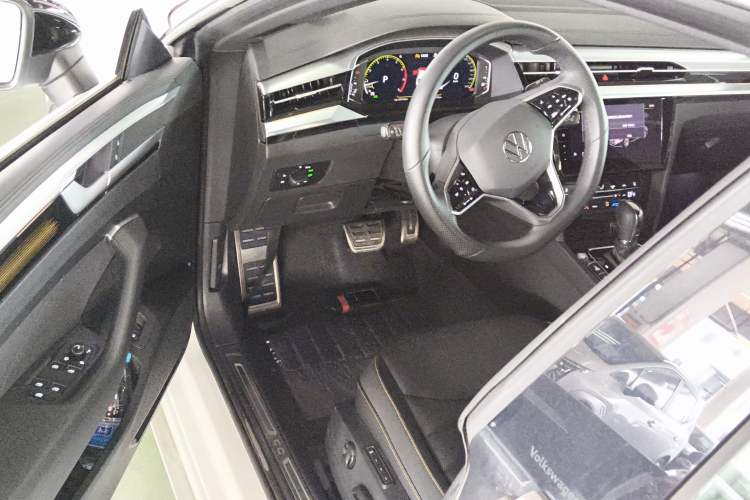 Used Volkswagen FAW-Volkswagen CC 2024 380TSI Striking Edition Driver Seat