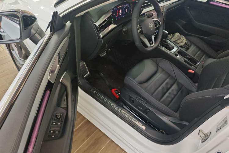 Used Volkswagen FAW-Volkswagen CC 2024 380TSI Striking All-Encompassing Edition Driver Seat