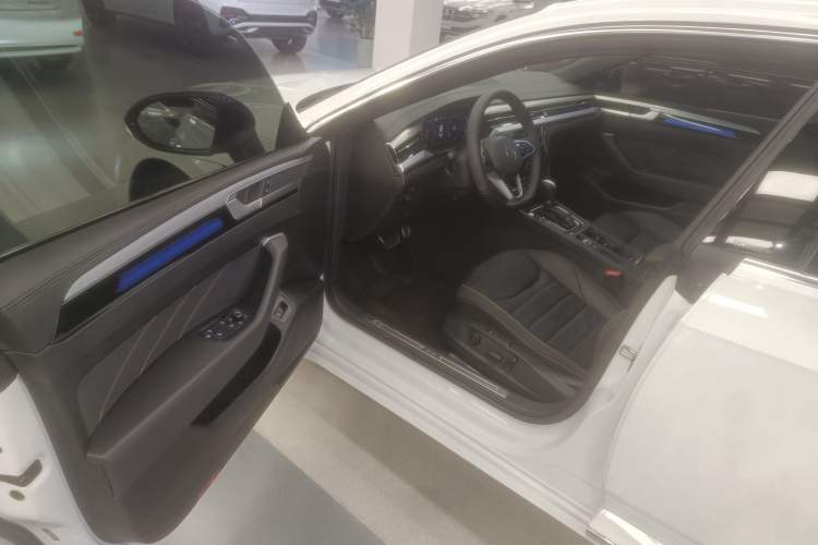 Used Volkswagen FAW-Volkswagen CC 2024 380TSI Striking All-Encompassing Edition Driver Seat
