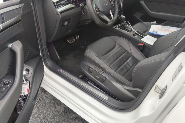 Used Volkswagen FAW-Volkswagen CC 2024 380TSI Striking All-Encompassing Edition Driver Seat