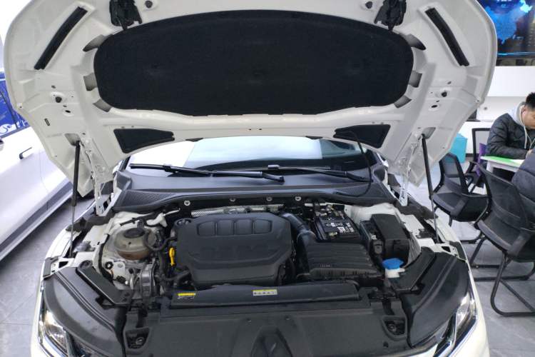 Used Volkswagen FAW-Volkswagen CC 2024 Estate Car 380TSI Hunter's Heart Edition Engine Bay
