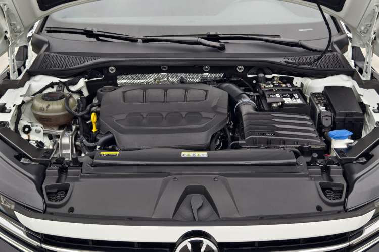 Used Volkswagen FAW-Volkswagen CC 2024 380TSI Striking Edition Engine Bay