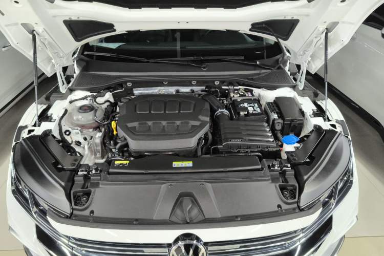 Used Volkswagen FAW-Volkswagen CC 2024 Estate Car 380TSI Hunter's Heart All-Encompassing Edition Engine Bay