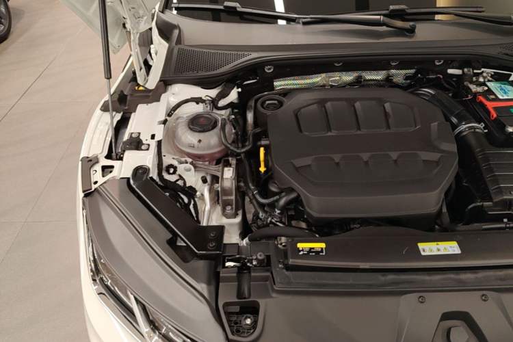 Used Volkswagen FAW-Volkswagen CC 2024 Estate Car 380TSI VarioPak Edition Engine Bay Right