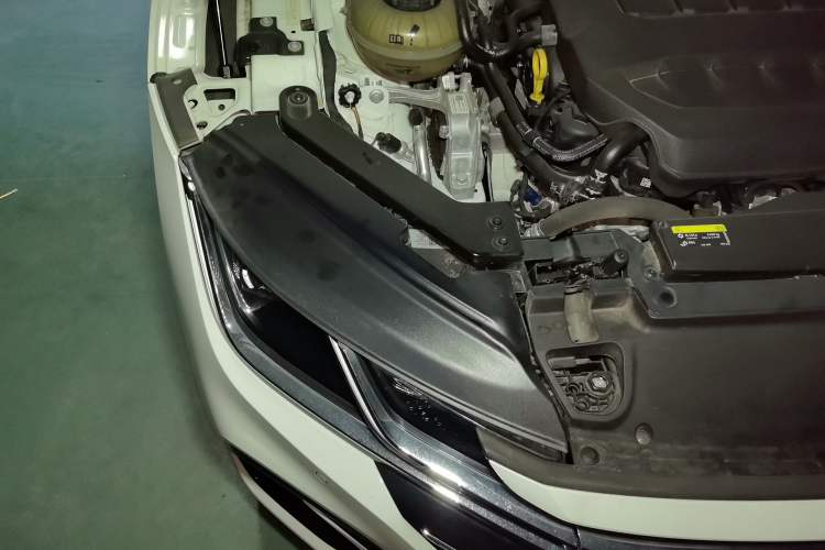 Used Volkswagen FAW-Volkswagen CC 2024 380TSI Striking Edition Engine Bay Right