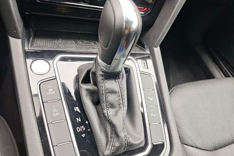 Used Volkswagen FAW-Volkswagen CC 2024 380TSI Striking Edition Gear Lever