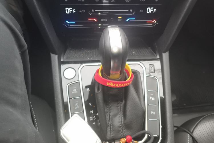 Used Volkswagen FAW-Volkswagen CC 2024 380TSI Striking Edition Gear Lever