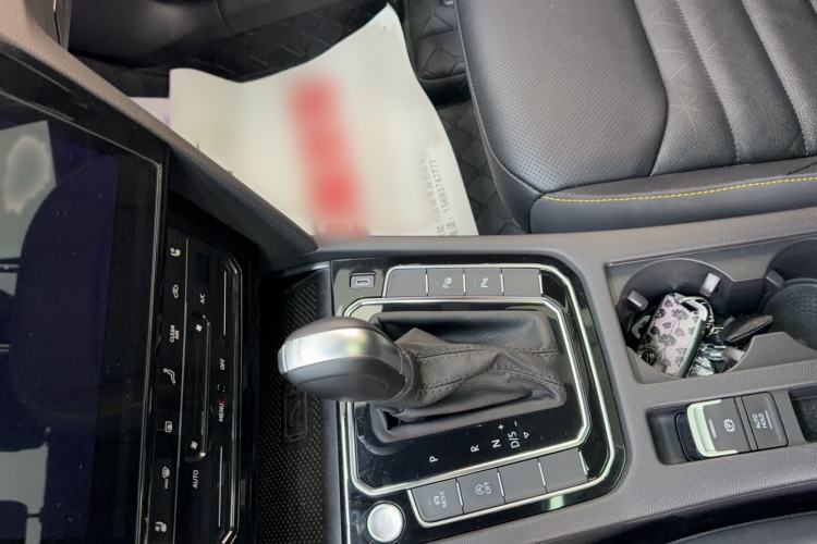 Used Volkswagen FAW-Volkswagen CC 2024 380TSI Striking Edition Gear Lever