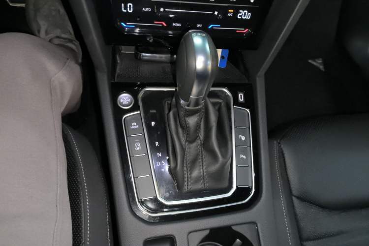 Used Volkswagen FAW-Volkswagen CC 2024 Estate Car 380TSI Hunter's Heart Edition Gear Lever