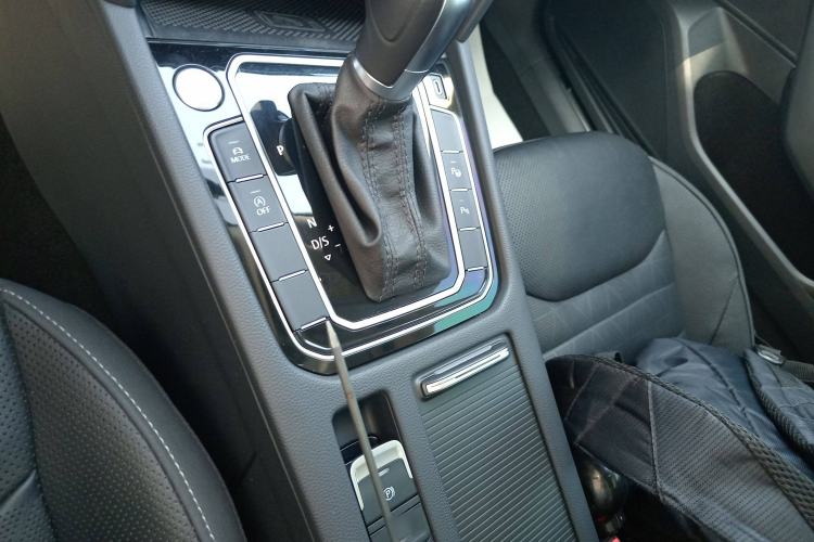 Used Volkswagen FAW-Volkswagen CC 2024 Estate Car 380TSI Hunter's Heart Edition Gear Lever