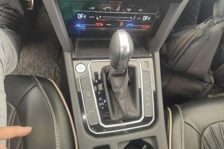 Used Volkswagen FAW-Volkswagen CC 2024 330TSI Ignite Edition Gear Lever