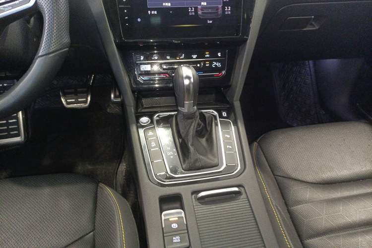 Used Volkswagen FAW-Volkswagen CC 2024 380TSI Striking Edition Gear Lever