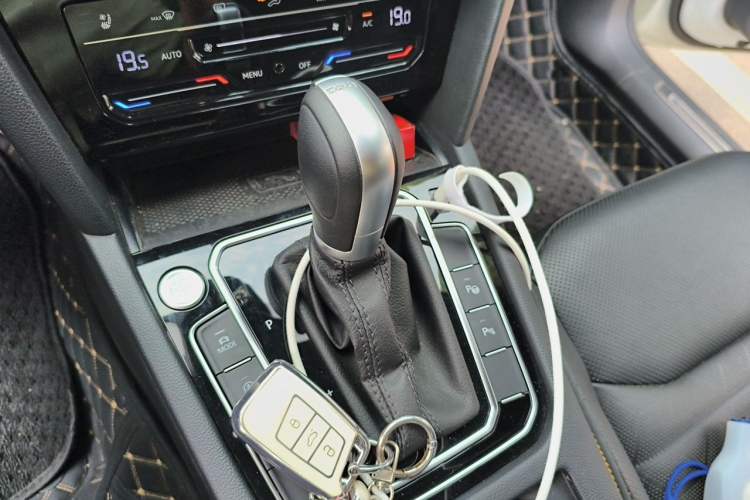 Used Volkswagen FAW-Volkswagen CC 2024 380TSI Striking All-Encompassing Edition Gear Lever