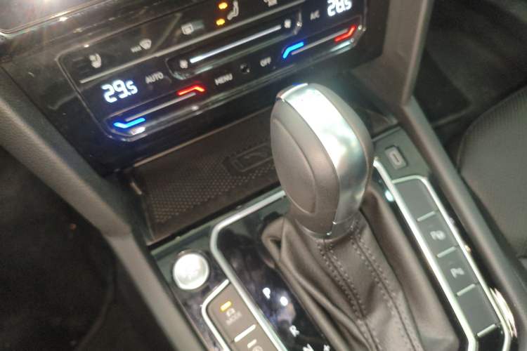 Used Volkswagen FAW-Volkswagen CC 2024 380TSI Striking All-Encompassing Edition Gear Lever