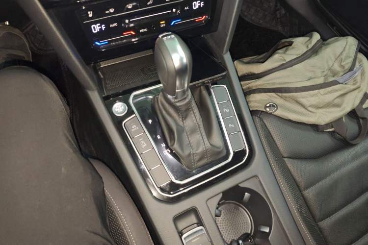Used Volkswagen FAW-Volkswagen CC 2024 380TSI Striking All-Encompassing Edition Gear Lever