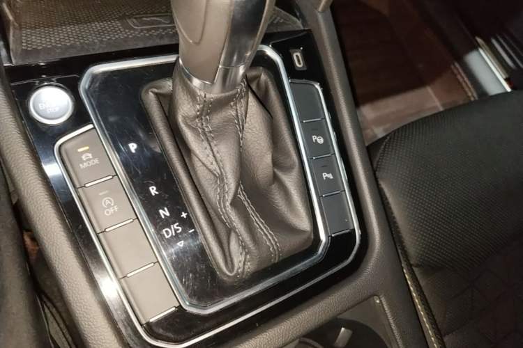 Used Volkswagen FAW-Volkswagen CC 2024 380TSI Striking Edition Gear Lever