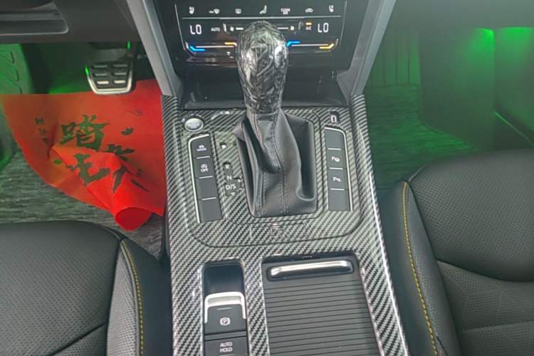 Used Volkswagen FAW-Volkswagen CC 2024 380TSI Striking Edition Gear Lever