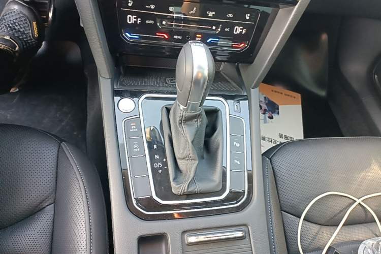Used Volkswagen FAW-Volkswagen CC 2024 380TSI Striking All-Encompassing Edition Gear Lever