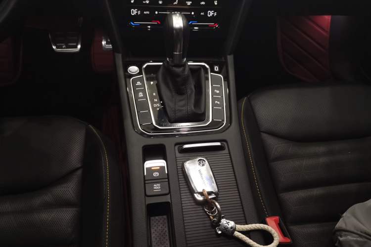 Used Volkswagen FAW-Volkswagen CC 2024 380TSI Striking Edition Gear Lever