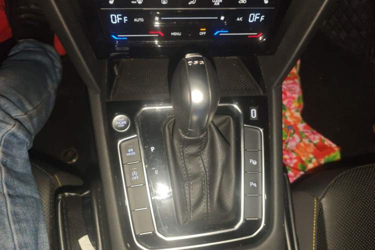 Used Volkswagen FAW-Volkswagen CC 2024 380TSI Striking All-Encompassing Edition Gear Lever