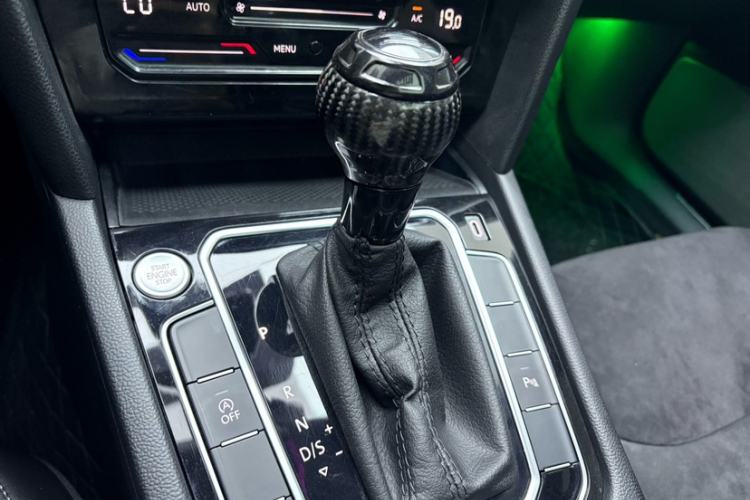 Used Volkswagen FAW-Volkswagen CC 2024 330TSI Spectacular All-inclusive Model Gear Lever