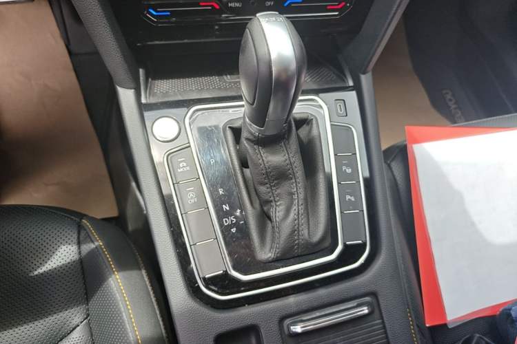 Used Volkswagen FAW-Volkswagen CC 2024 380TSI Striking All-Encompassing Edition Gear Lever