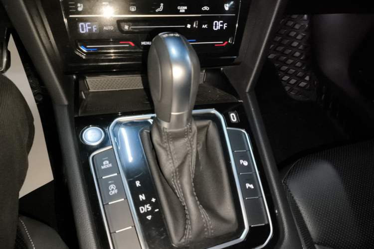 Used Volkswagen FAW-Volkswagen CC 2024 380TSI Striking All-Encompassing Edition Gear Lever