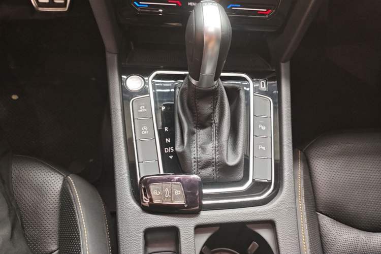 Used Volkswagen FAW-Volkswagen CC 2024 380TSI Striking All-Encompassing Edition Gear Lever