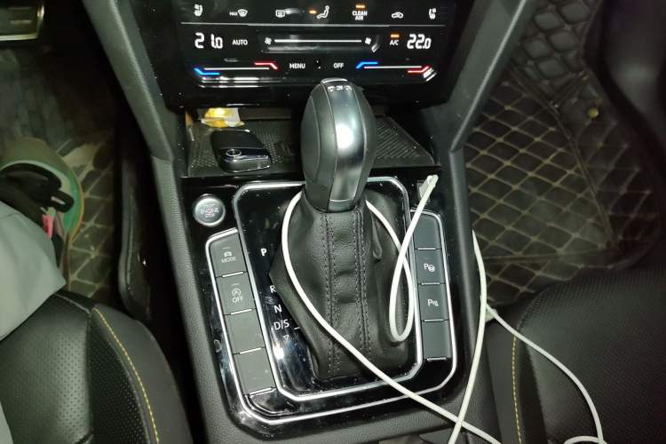 Used Volkswagen FAW-Volkswagen CC 2024 380TSI Striking Edition Gear Lever