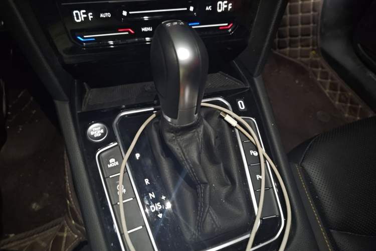 Used Volkswagen FAW-Volkswagen CC 2024 380TSI Striking All-Encompassing Edition Gear Lever