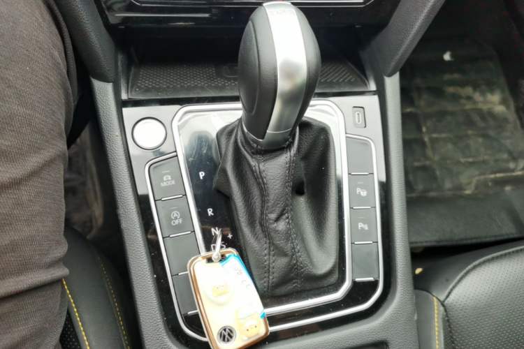Used Volkswagen FAW-Volkswagen CC 2024 380TSI Striking All-Encompassing Edition Gear Lever